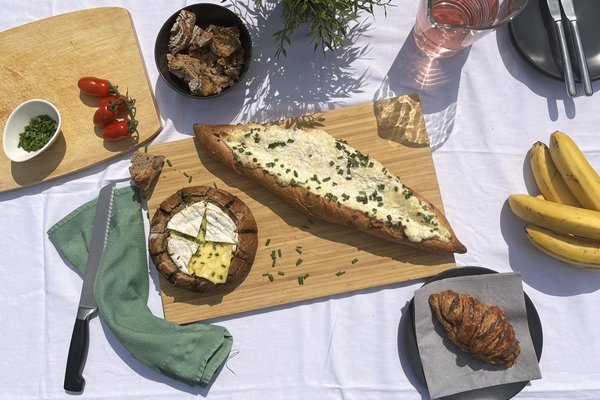 Kulinarisches Gartenfest mit Haubis Bauernbrot, Haubis Bio-Steinofenbaguette und Haubis Buttercroissant