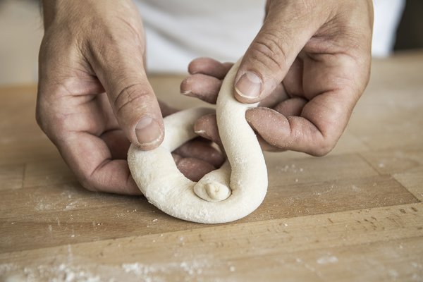 Mohnflesserl welches per Hand geflochten wird 