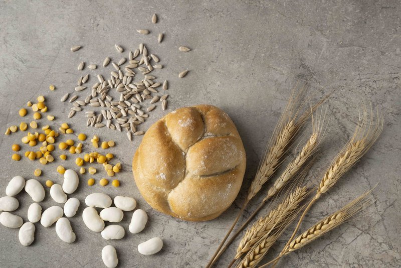 Protein-Wunder neben Sonnenblumenkerne, Weizen, und Ackerbohne