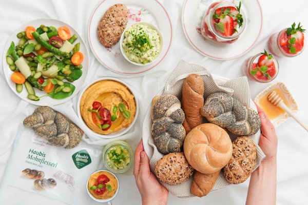 Muttertagsfrühstück mit dem Haubis Verwöhnkörberl in vier köstlichen Sorten.