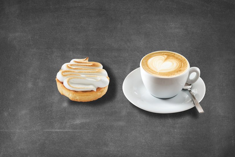 Zitronen-Tartelette und Kaffee 