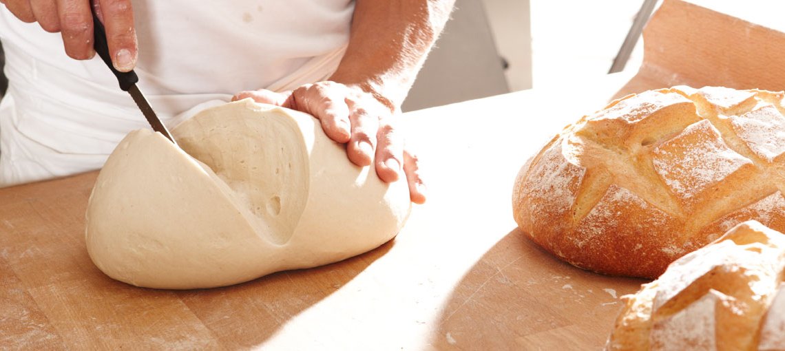 Brotbacken in der Haubis Bäckerei und Backstube